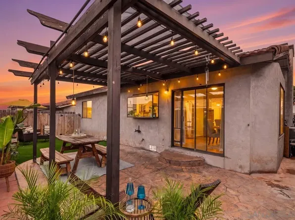 8440 Snow White Dr, El Cajon, CA 92021