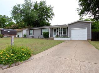 553 Norwood Dr, Hurst, TX 76053