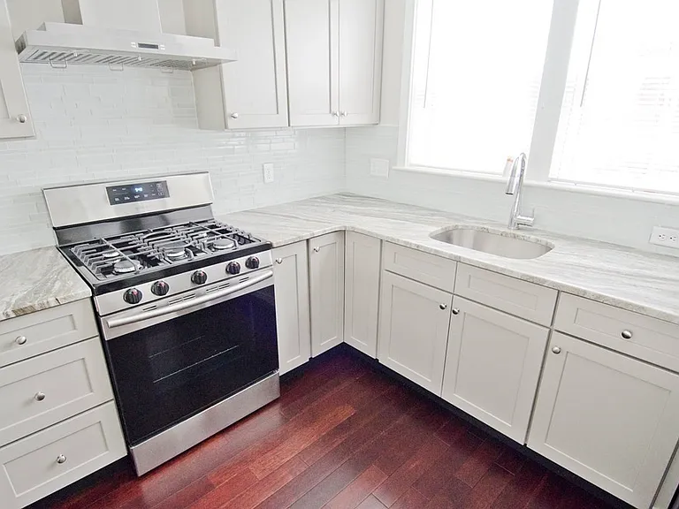 48 Saint Margaret St #48 — Photo 21