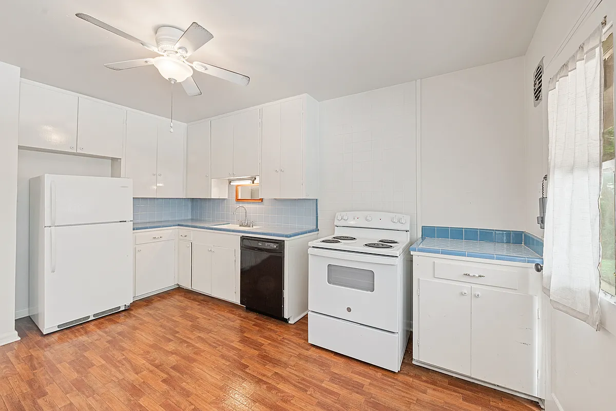Building Photo - 417 W Gramercy Pl #1