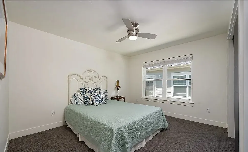 2 bed, 800 sqft, $1,000 — Photo 3