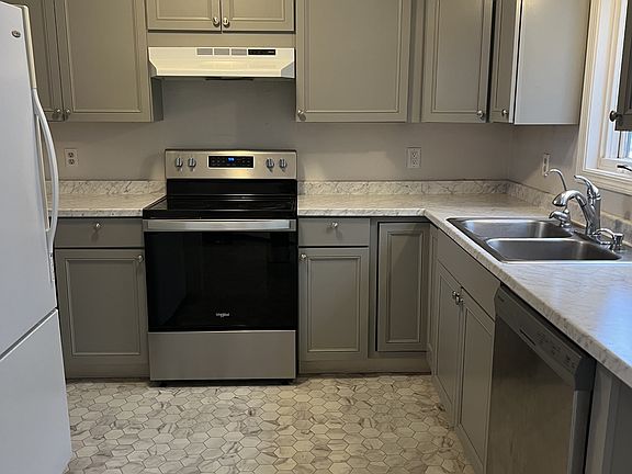 4th image of 3701 W Tweed Ct #4