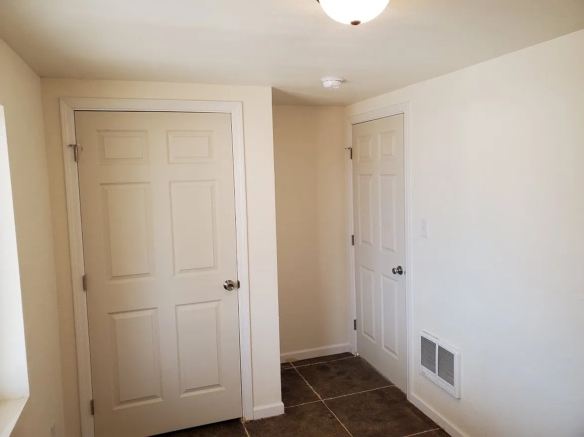 2 bed, 1.0 bath, 820 sqft, $1,225 — Photo 2