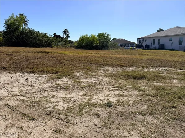 1118 NE 12th St, Cape Coral, FL 33909