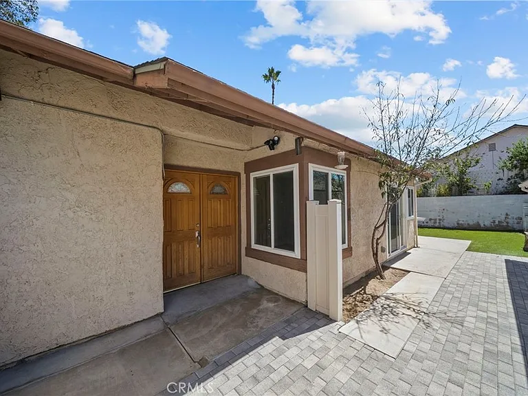 14071 Fenton Ln — Photo 2