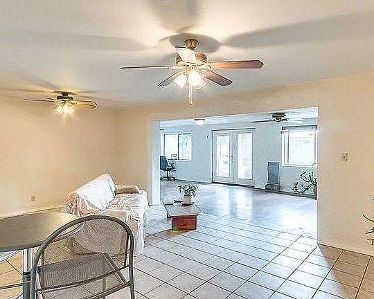 3rd image of 1539 E San Miguel Ave