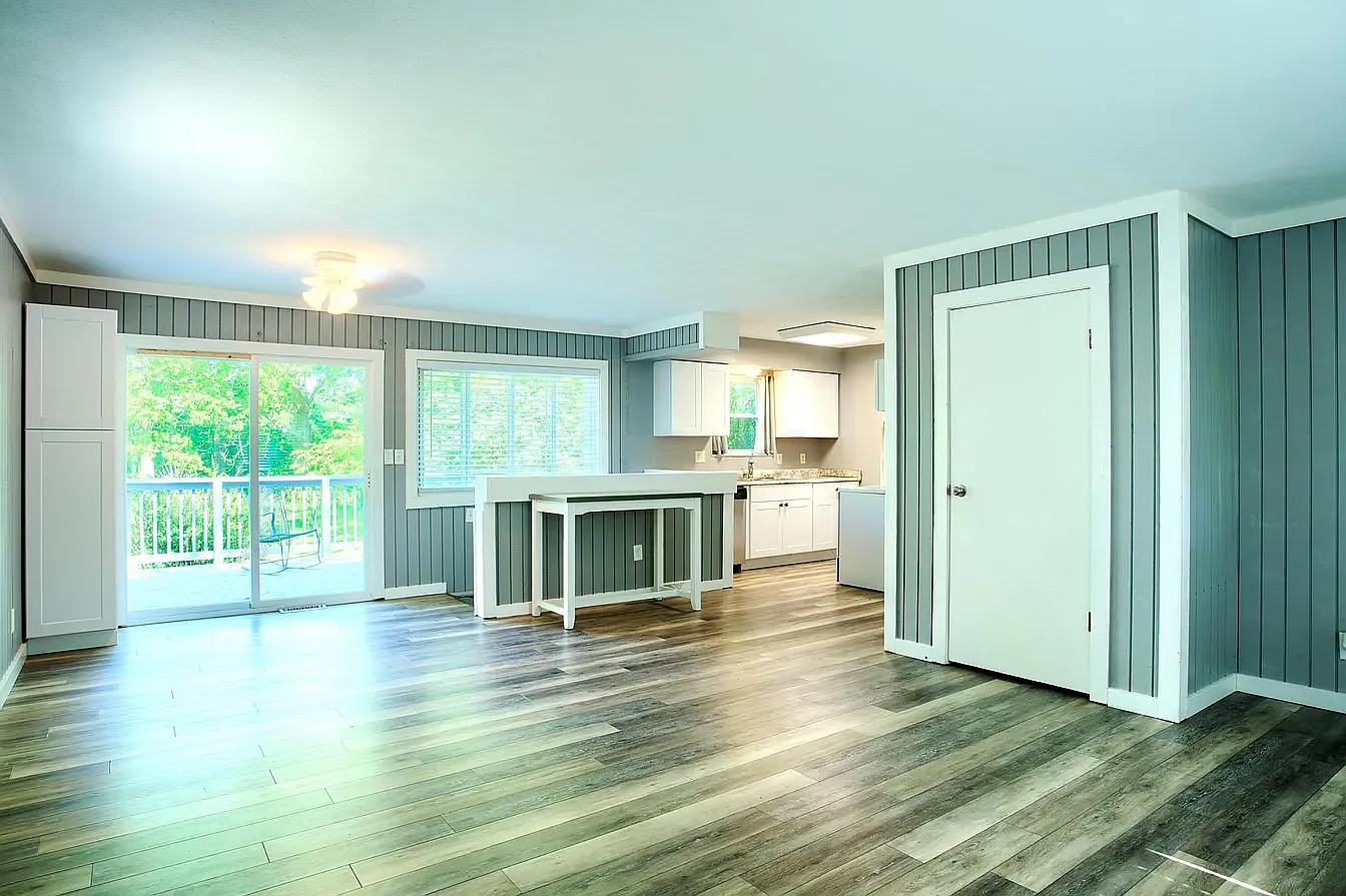 3 bed, 1195 sqft, $3,250 — Photo 3