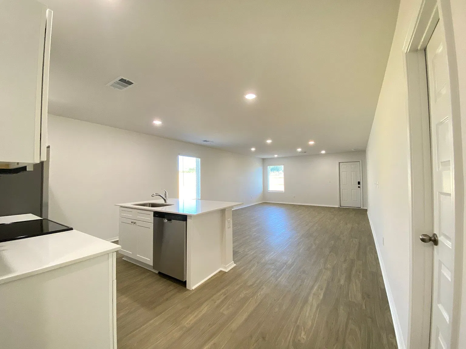 108 Preston — Photo 3