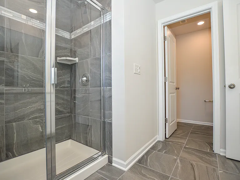 908 Park Bend Trl — Photo 16