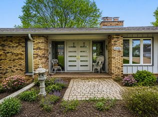 6500 Rowland Rd, Huntley, IL 60142
