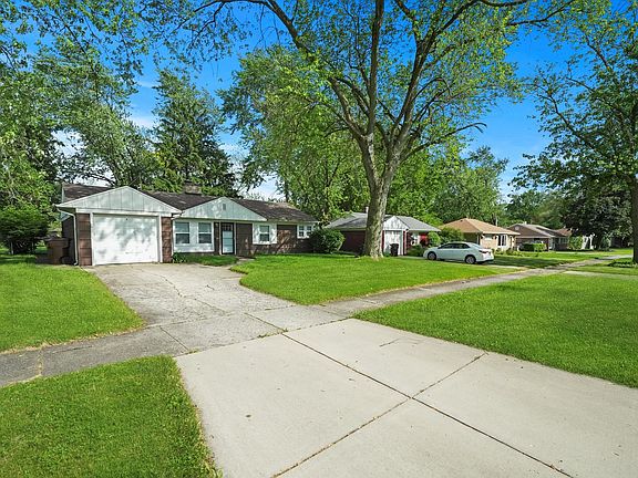 3rd image of 319 Indianwood Blvd