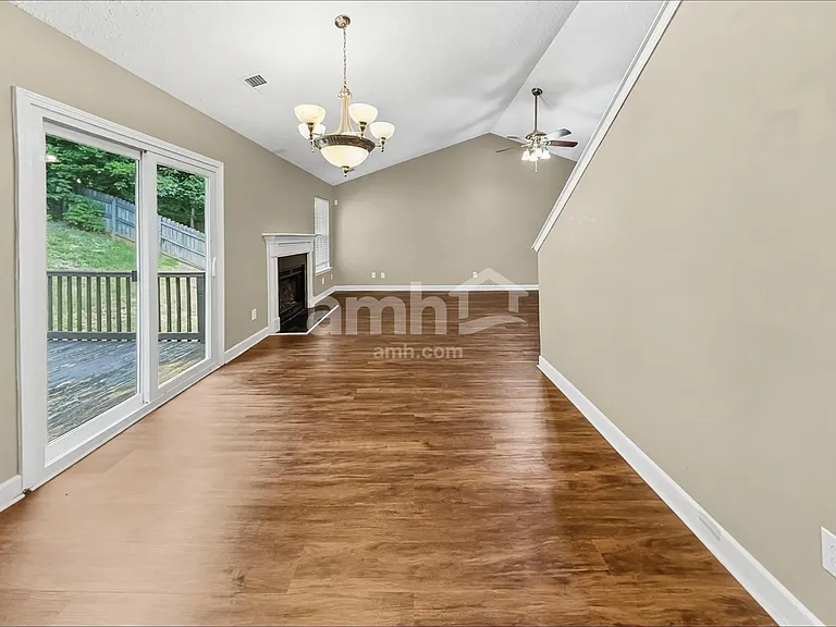 2310 Devonshire Dr — Photo 5