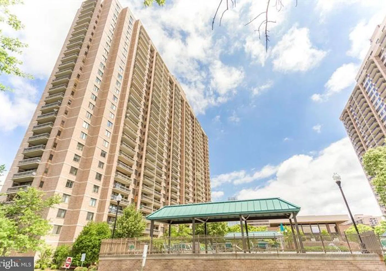 Impressive views await from the 19th floor of this spacious condo with 2BR/ 2BA. — Photo 2