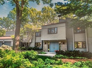 1830 Lawrence Ln, Highland Park, IL 60035