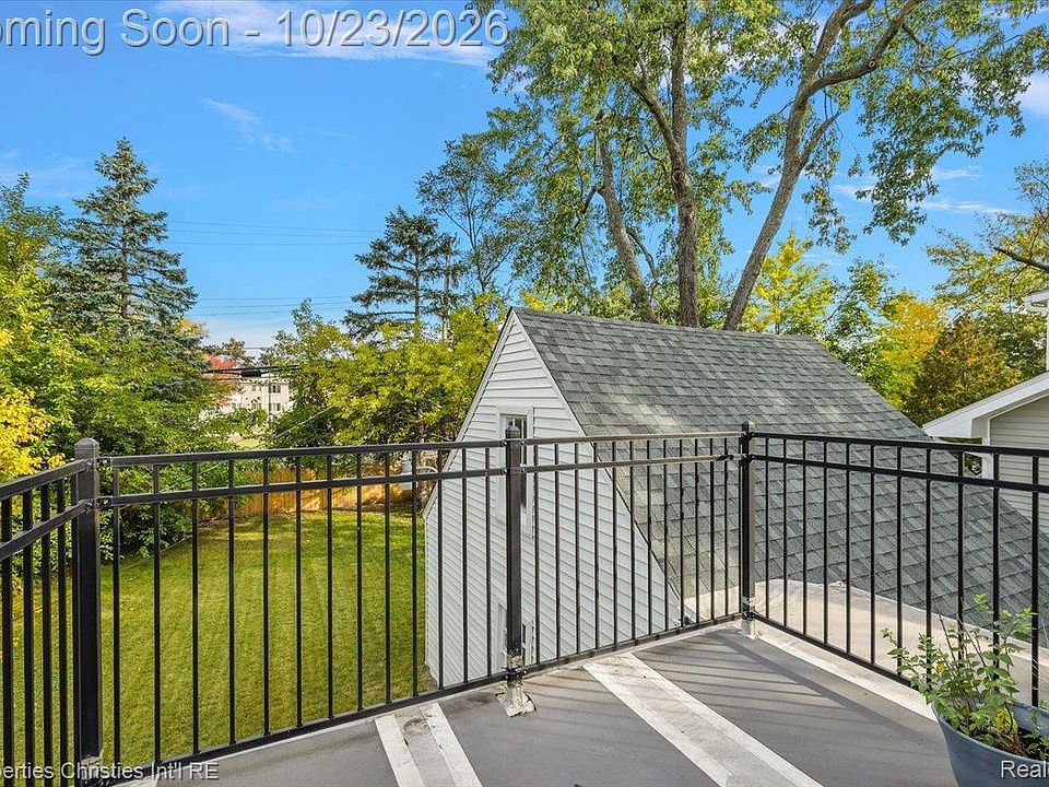 1356 W Troy St, photo 27