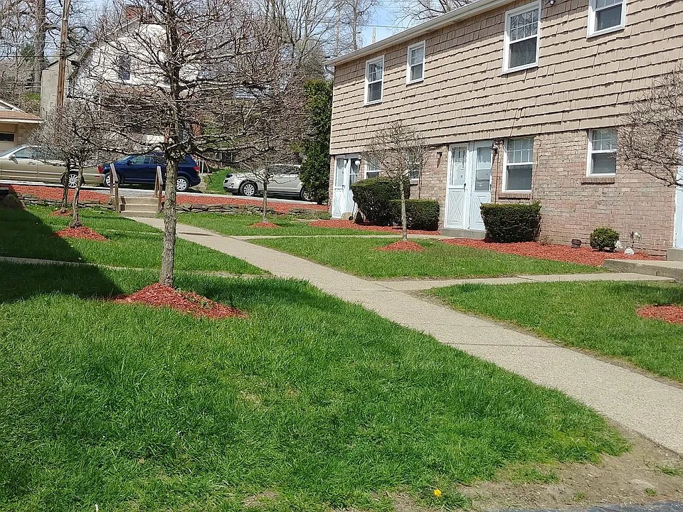 PLUM COURT APARTMENTS