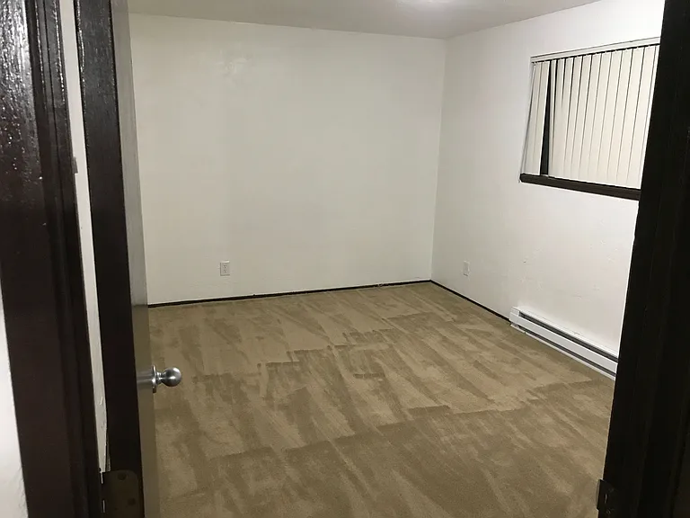 Woodland Park Apartments — Photo 2