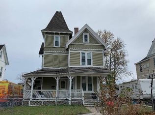 224 Pine St, Holyoke, MA 01040