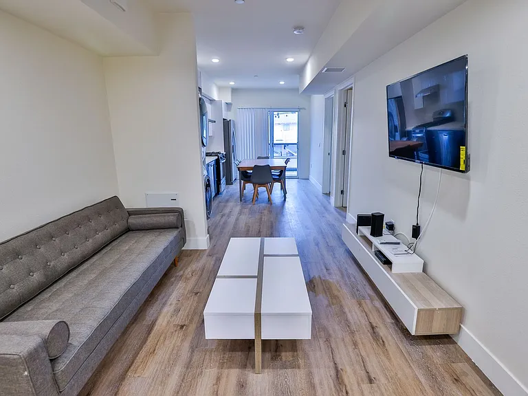 1164 W 37th Pl — Photo 19