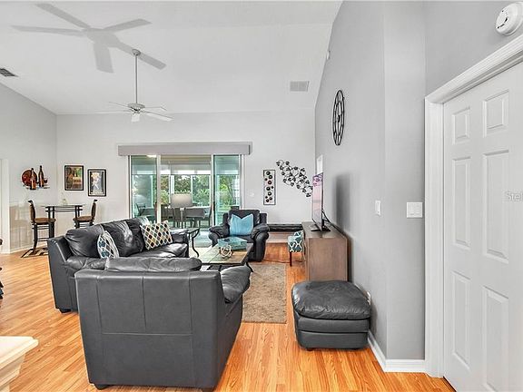 4th image of 3840 Manor Oaks Ct