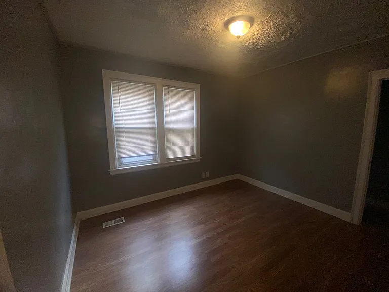 3831 Waverly St — Photo 15