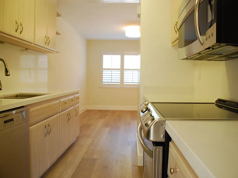 71 Prince Royal Dr — Photo 8