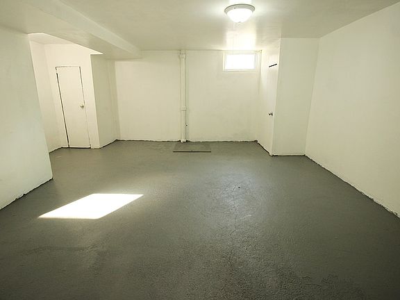 2nd image of 15305 Arlington Ter