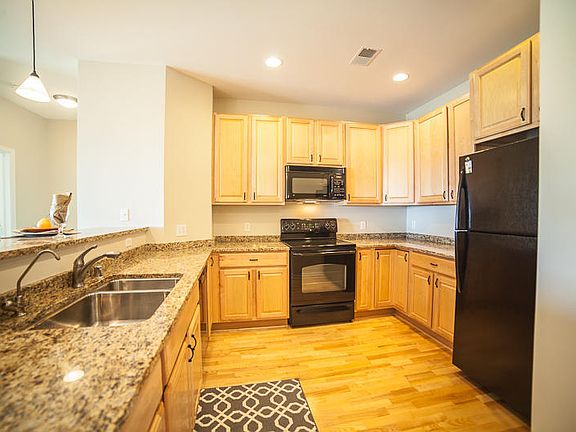 5th image of 3930 S Lake Dr APT 306
