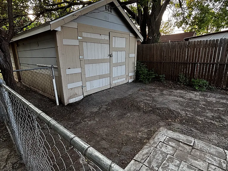 218 S Ash St — Photo 13