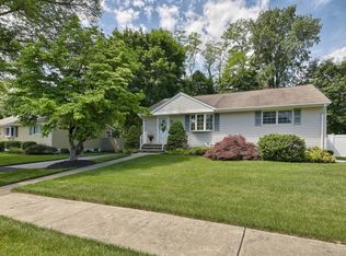 327 W Stiles Ct, Pompton Lakes, NJ 07442