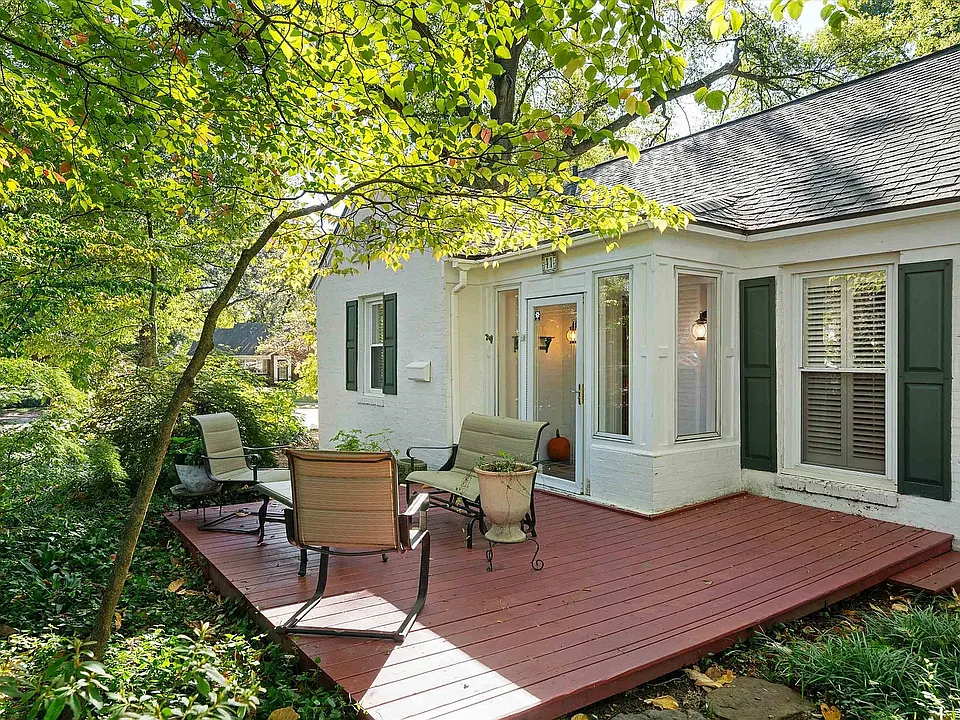 41 N Ashlawn Rd