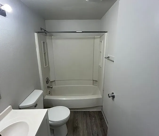 2606 SE 8th Ct — Photo 7
