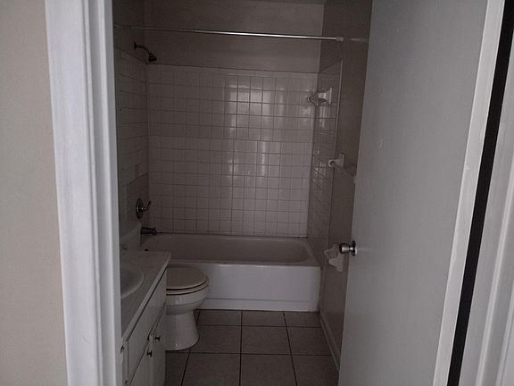 3rd image of 2891 Gulfstream Rd