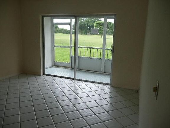 5th image of 1201 S Hillcrest Ct #110