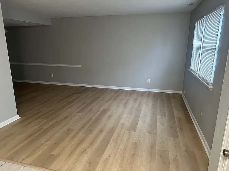 509 Schuyler Rd — Photo 3