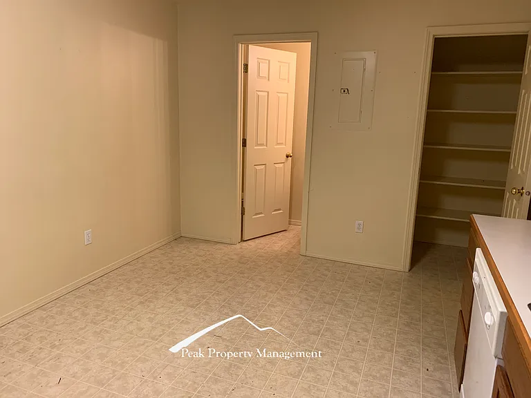 106 Hunter Ct #102 — Photo 6