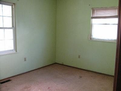 5th image of 1132 Bahama Dr