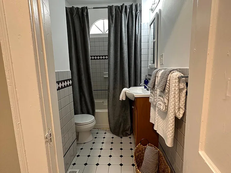1110 Atlantic Dr NW — Photo 11