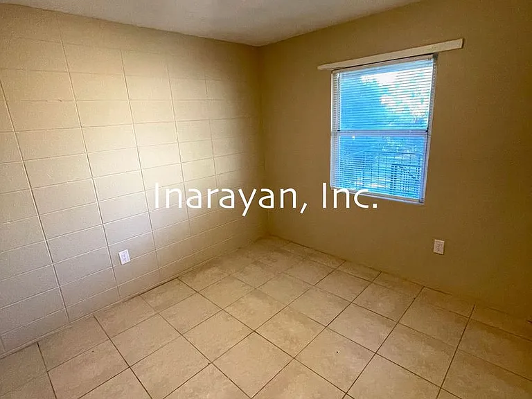 1011 Dewitt Dr #1013 — Photo 12