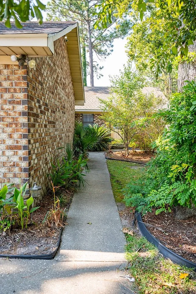 3 bed, 1537 sqft, $3,300 — Photo 2