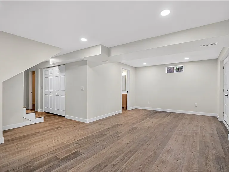 208 Coral Dr — Photo 28