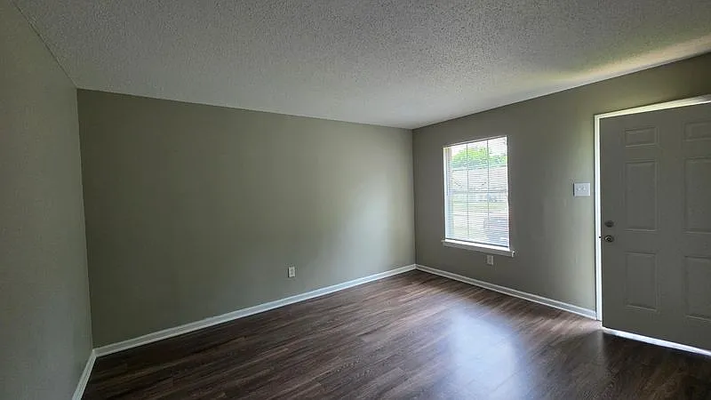 Charming 3-Bedroom Brick Home with Carport & Fenced Backyard — Photo 4