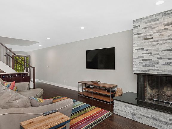 5th image of 1720 Wildberry Dr #18-D