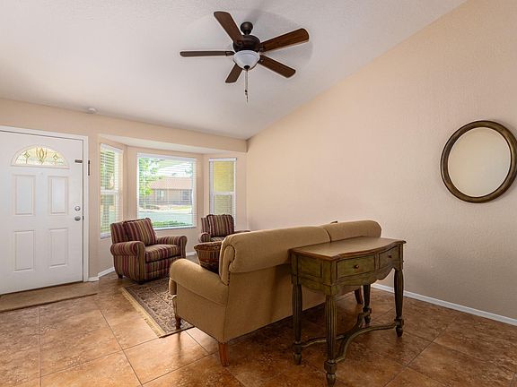 3rd image of 420 E Juanita Ave
