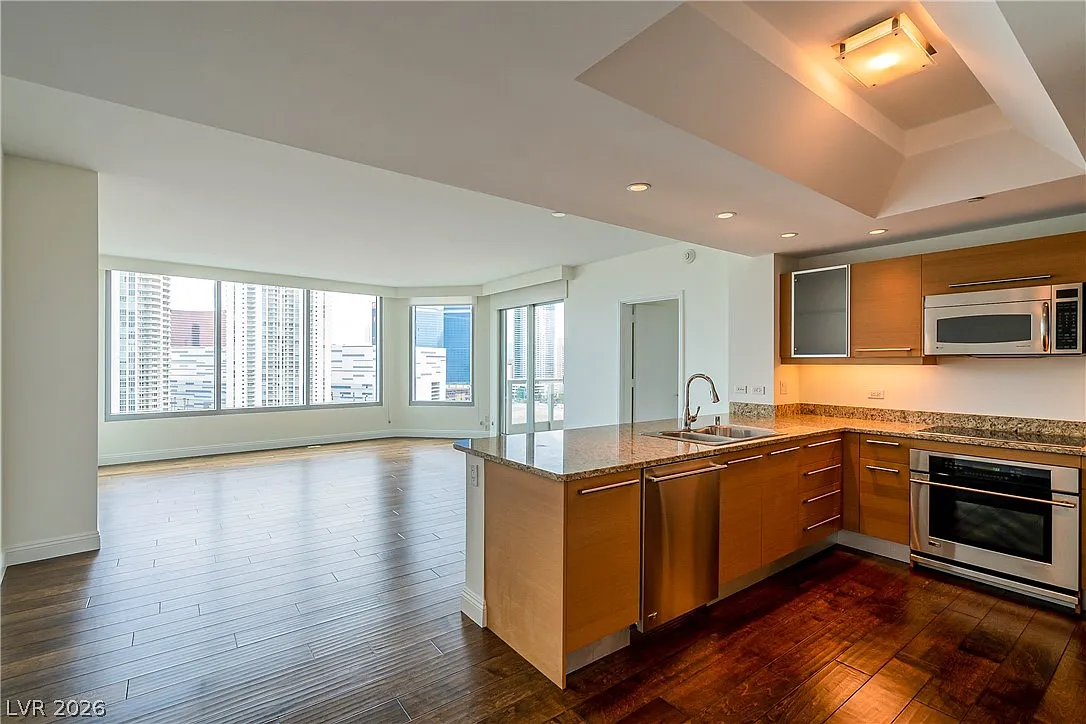 2 bed, 2.0 bath, 1405 sqft, $3,074 — Photo 2