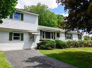 4 Sandalwood Ct, Coventry, RI 02816