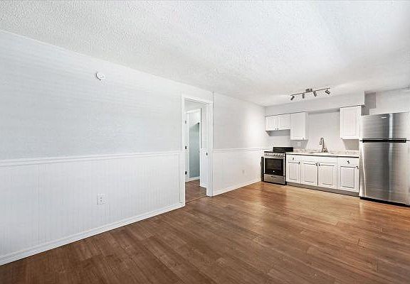 2nd image of 810 Sycamore St #Ke7yngskj