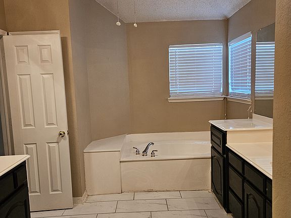 5th image of 474 Lakefield Dr