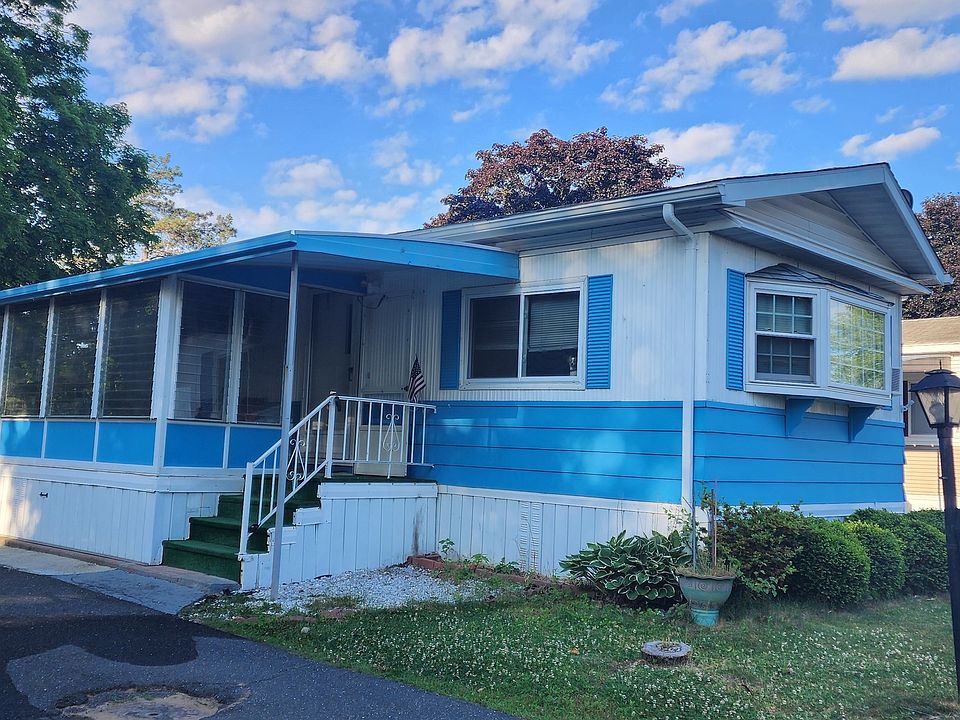 1st image of 16 Arapaho Drive