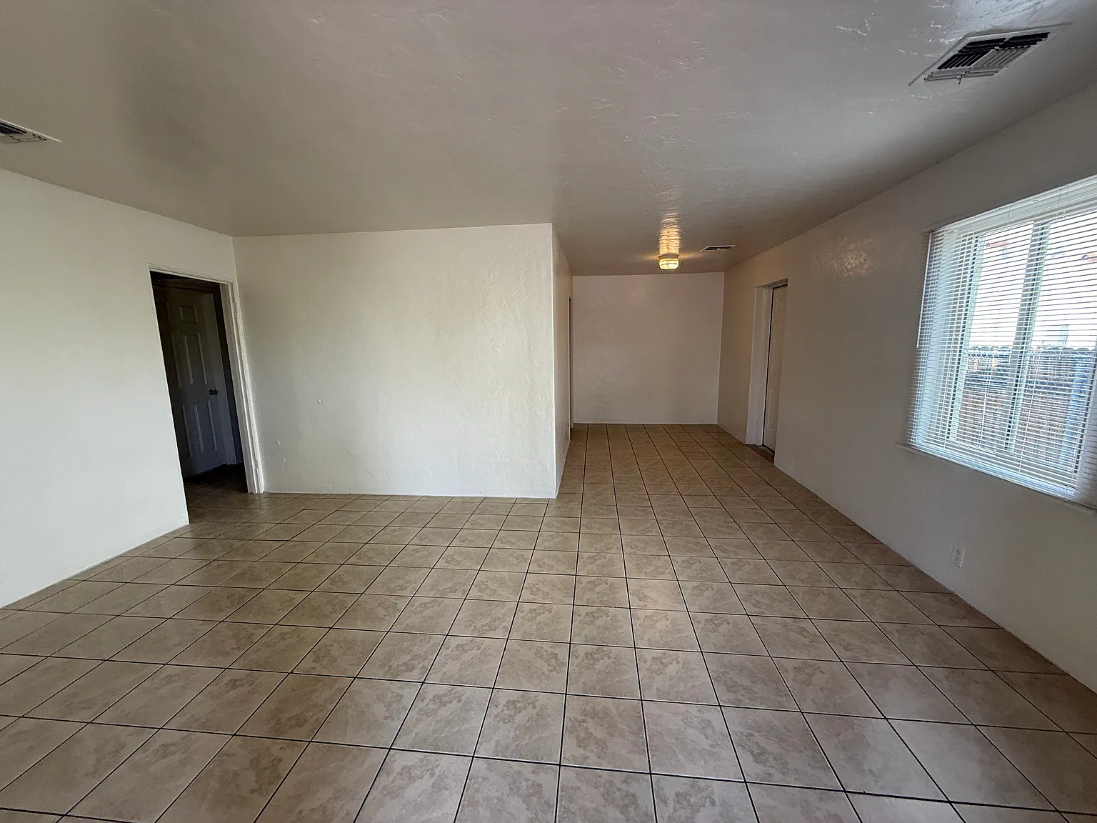5 bed, $3,350 — Photo 3